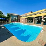 Ramada Plaza By Wyndham Niagara Falls