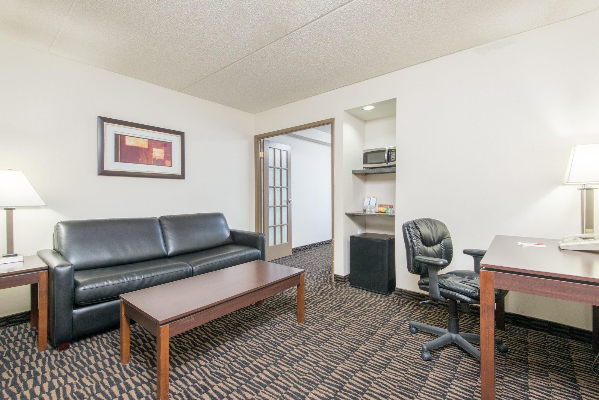 Ramada Plaza By Wyndham Hotel
