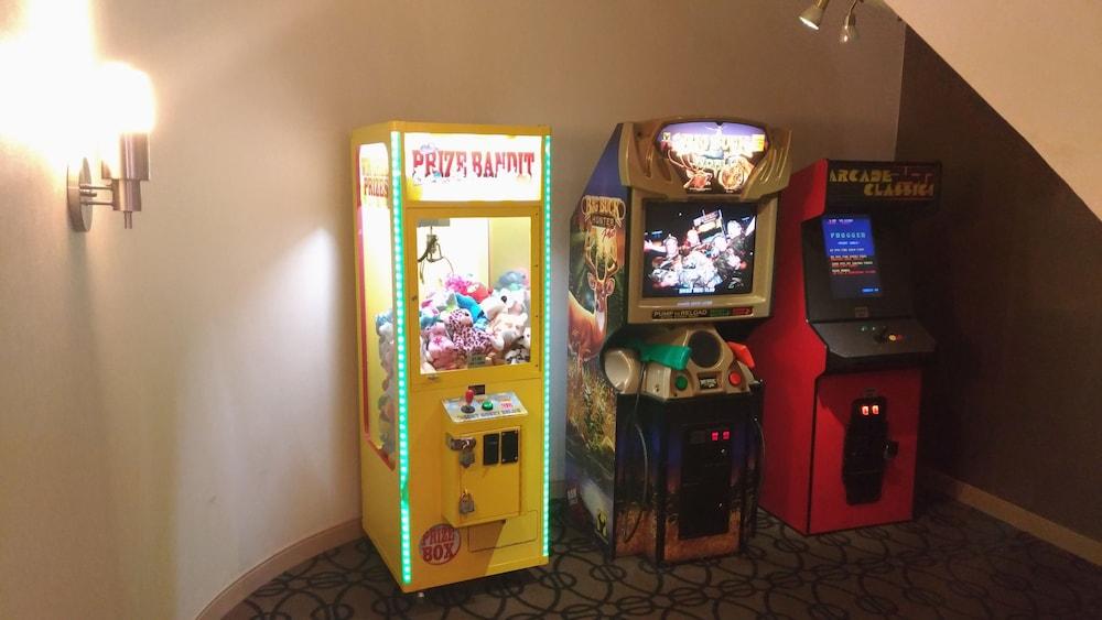 Ramada Plaza By Wyndham Hotel 2*