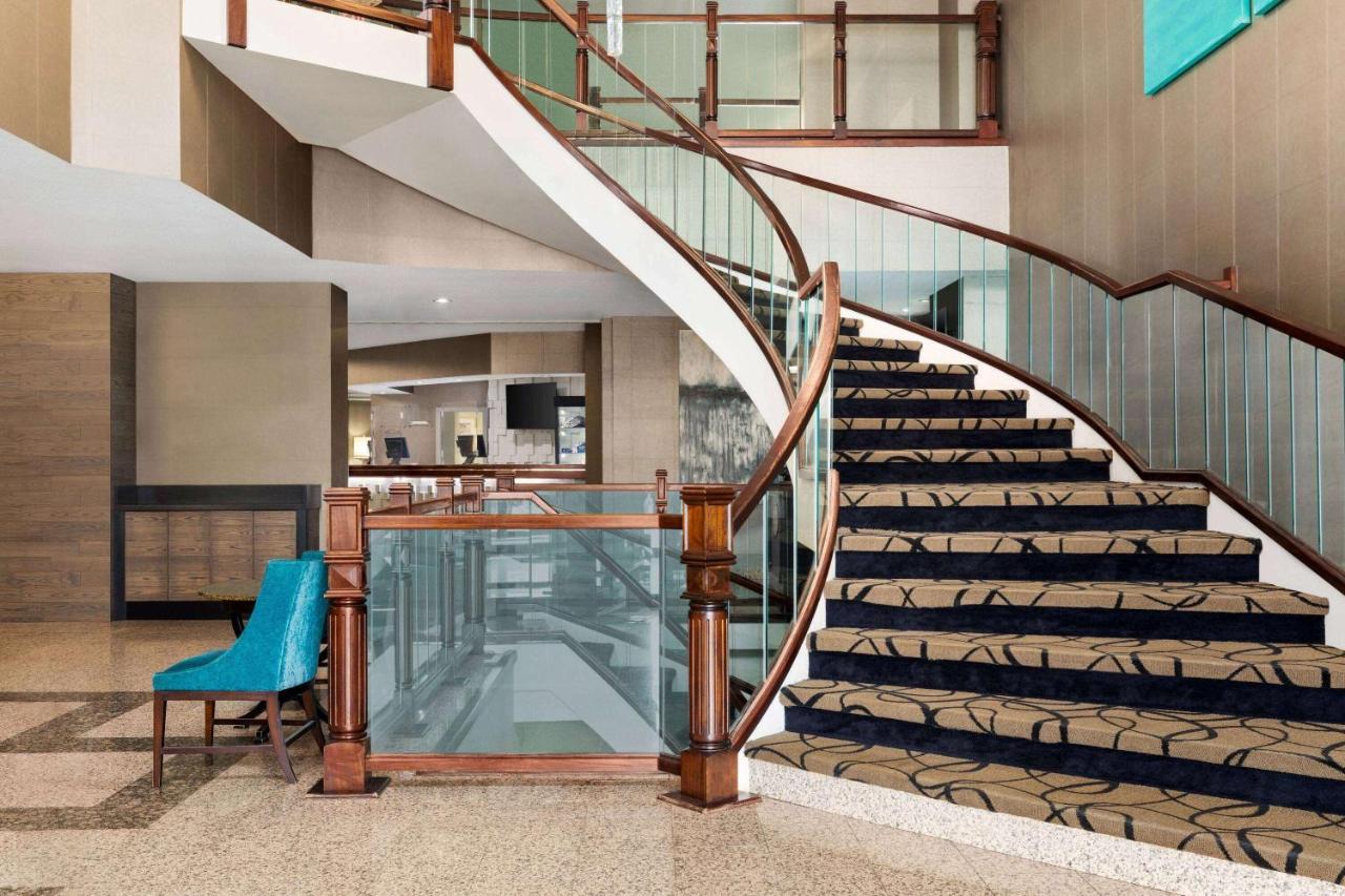 Ramada Plaza By Wyndham 2*