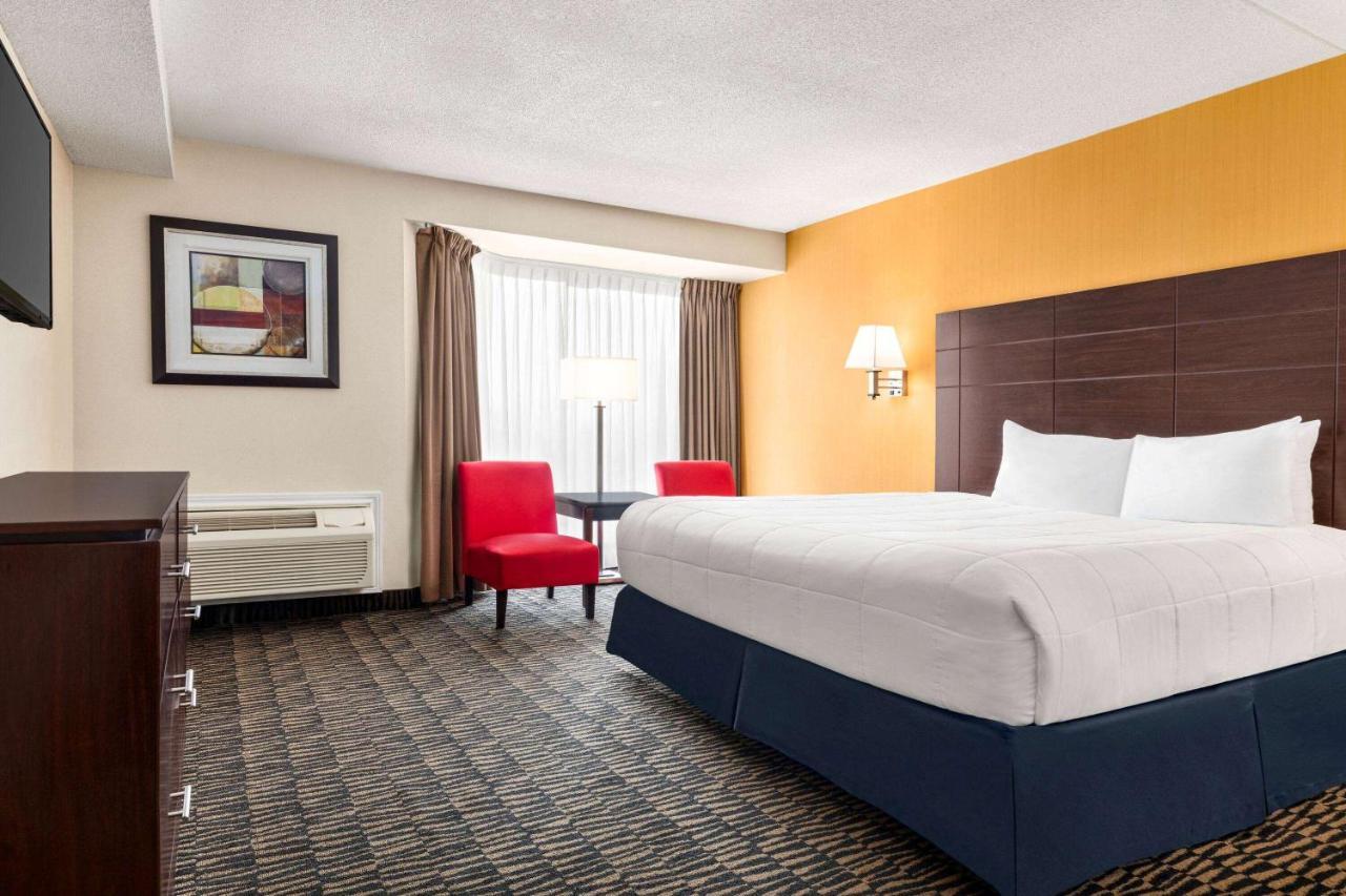 Ramada Plaza By Wyndham Niagara Falls
