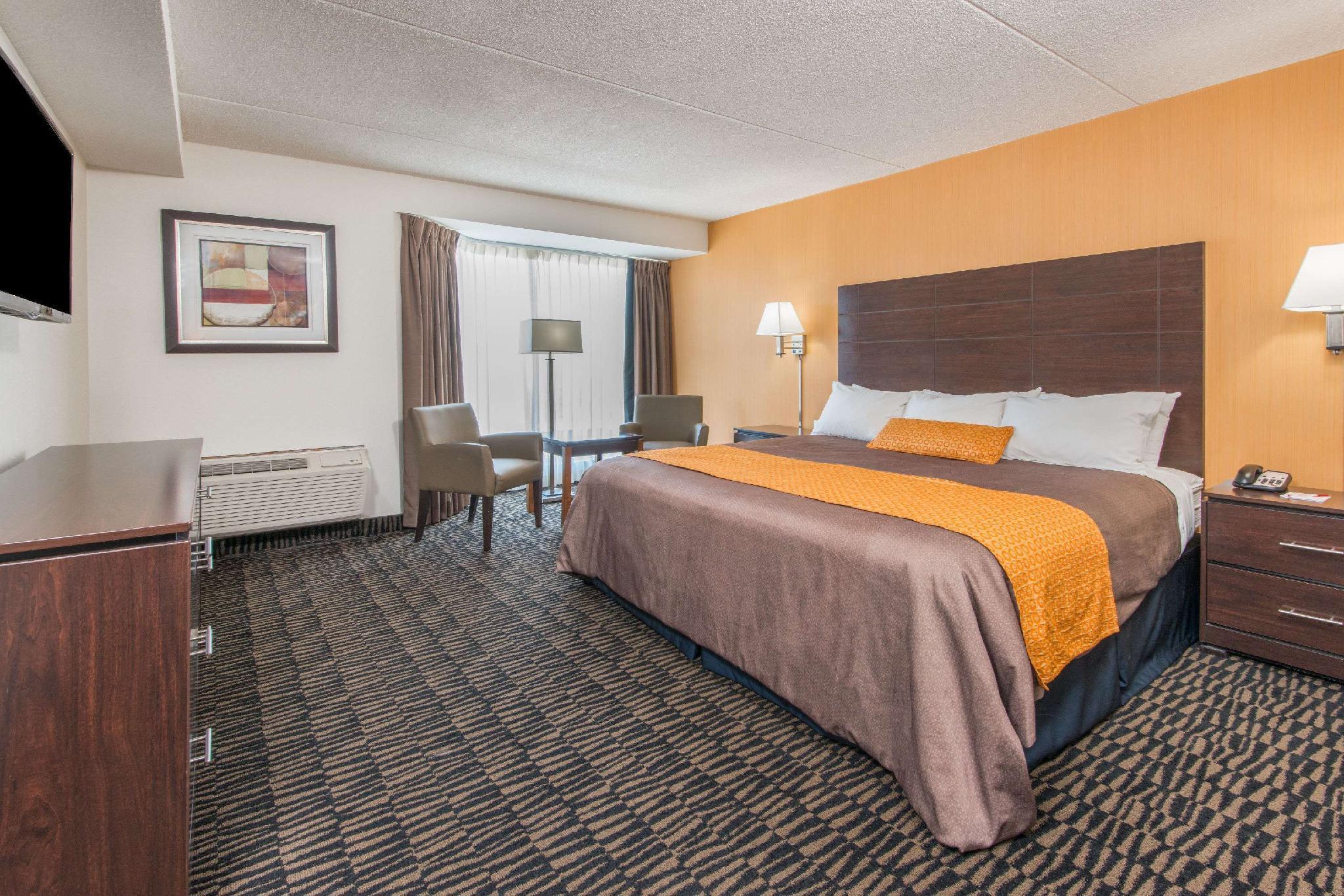 Ramada Plaza By Wyndham Hotel 2*