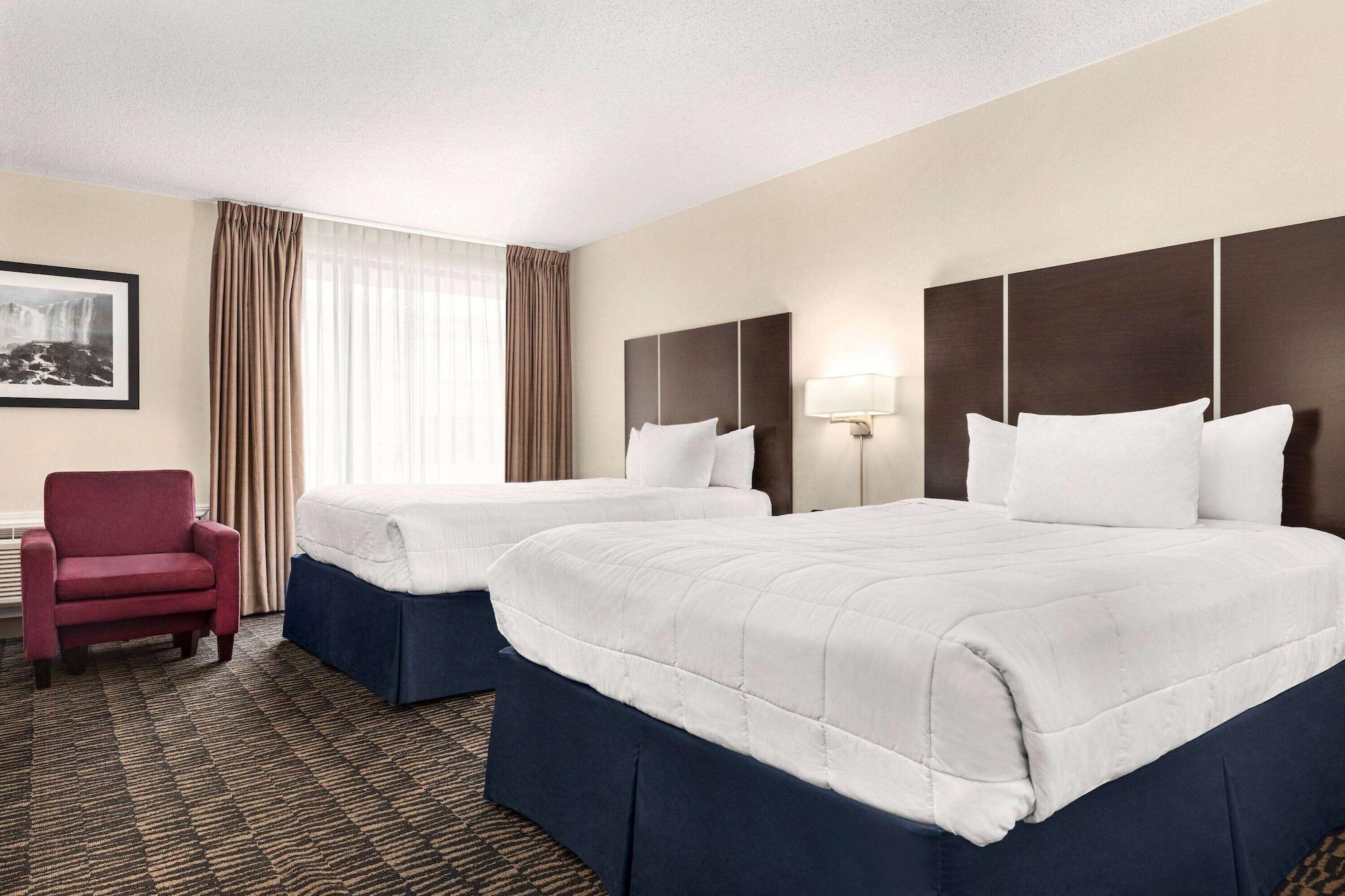 Ramada Plaza By Wyndham 2*