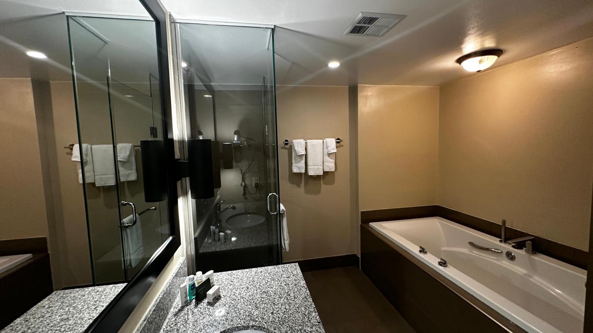 Ramada Plaza By Wyndham Hotel Niagara Falls