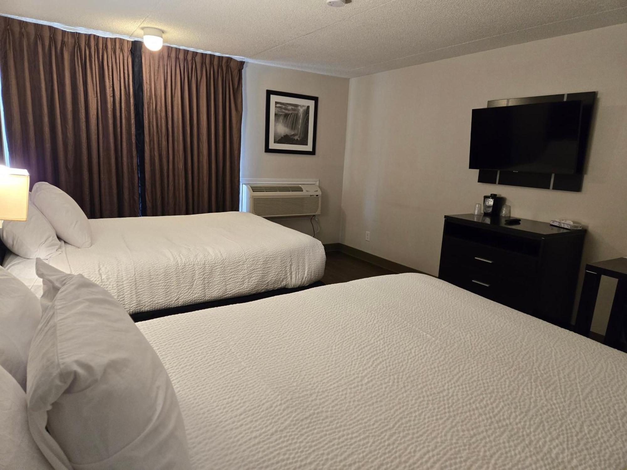 Hotel Ramada Plaza By Wyndham 2*