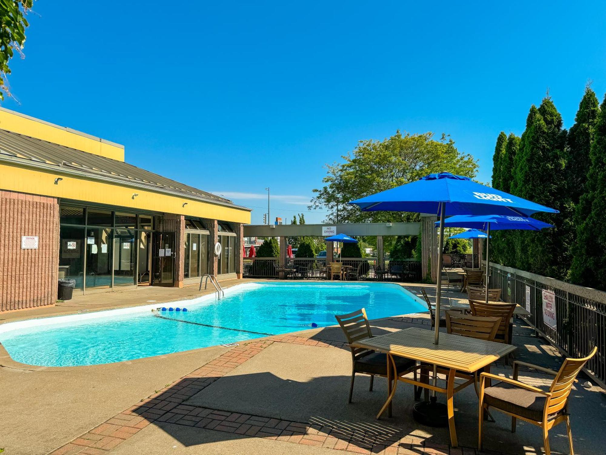 Ramada Plaza By Wyndham 2*