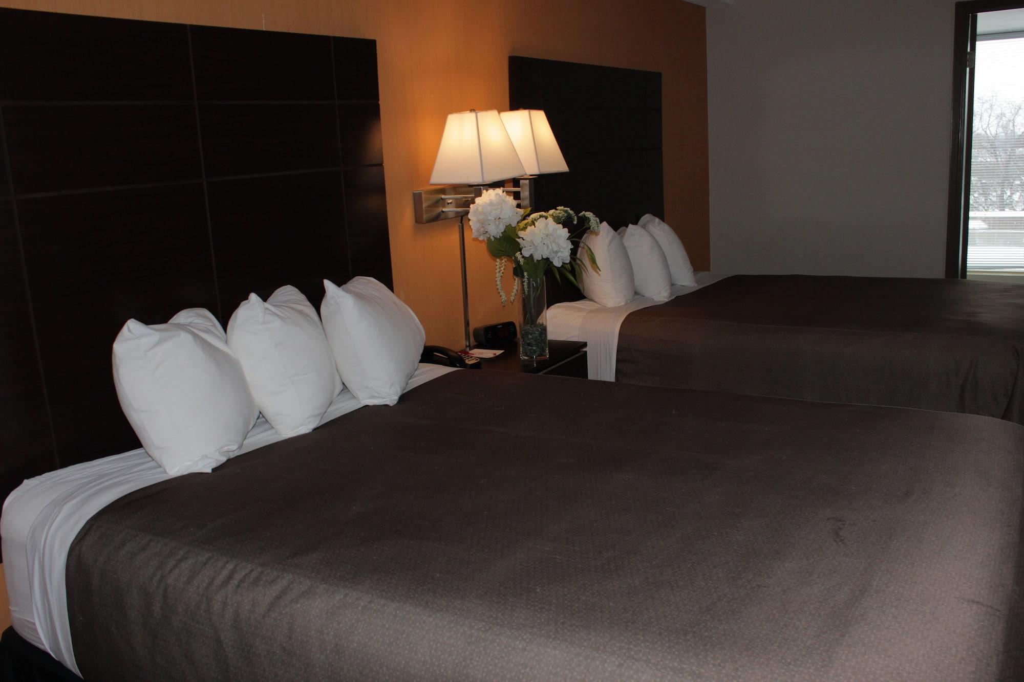 Ramada Plaza By Wyndham Hotel 2*