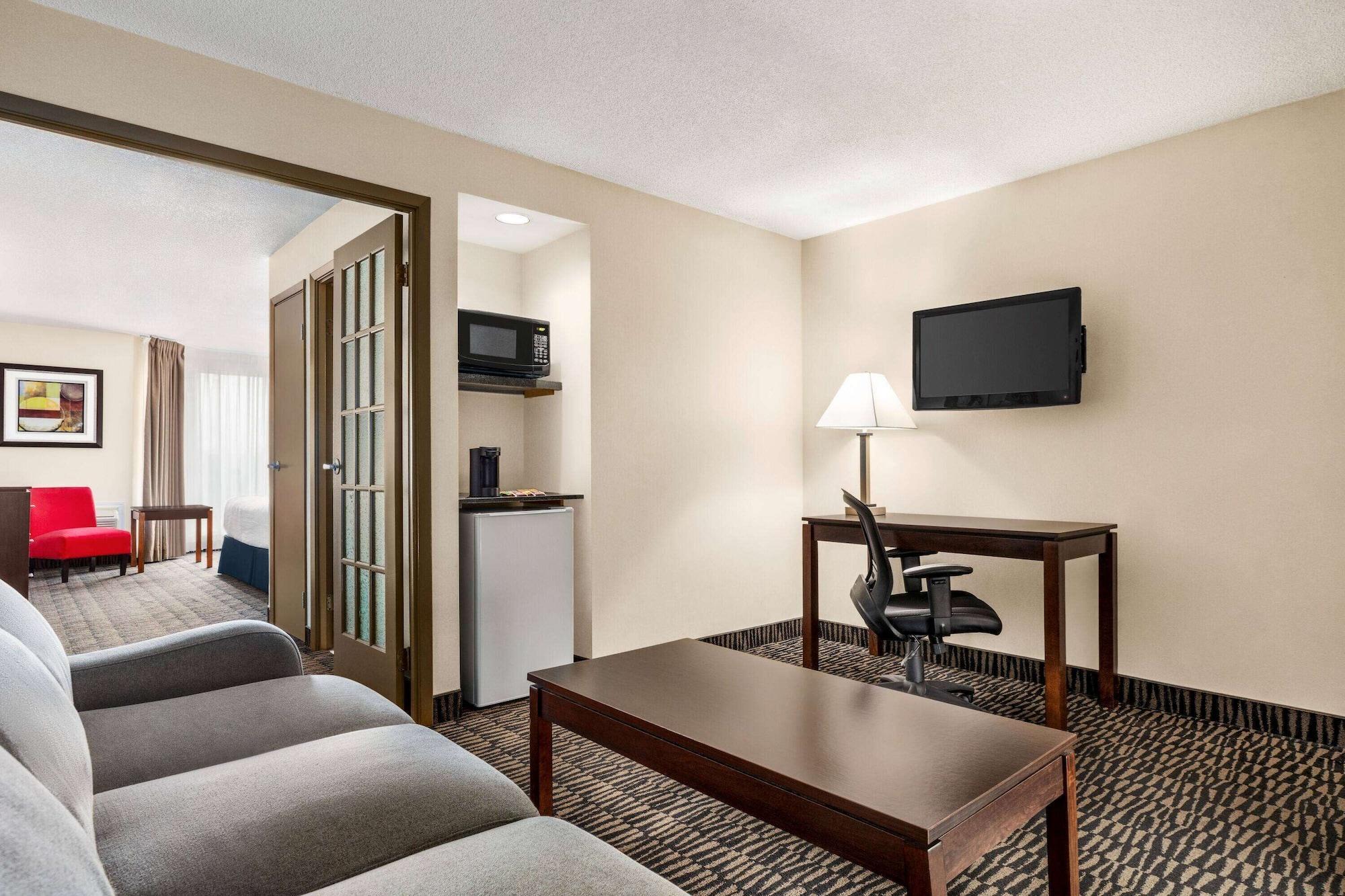 Ramada Plaza By Wyndham