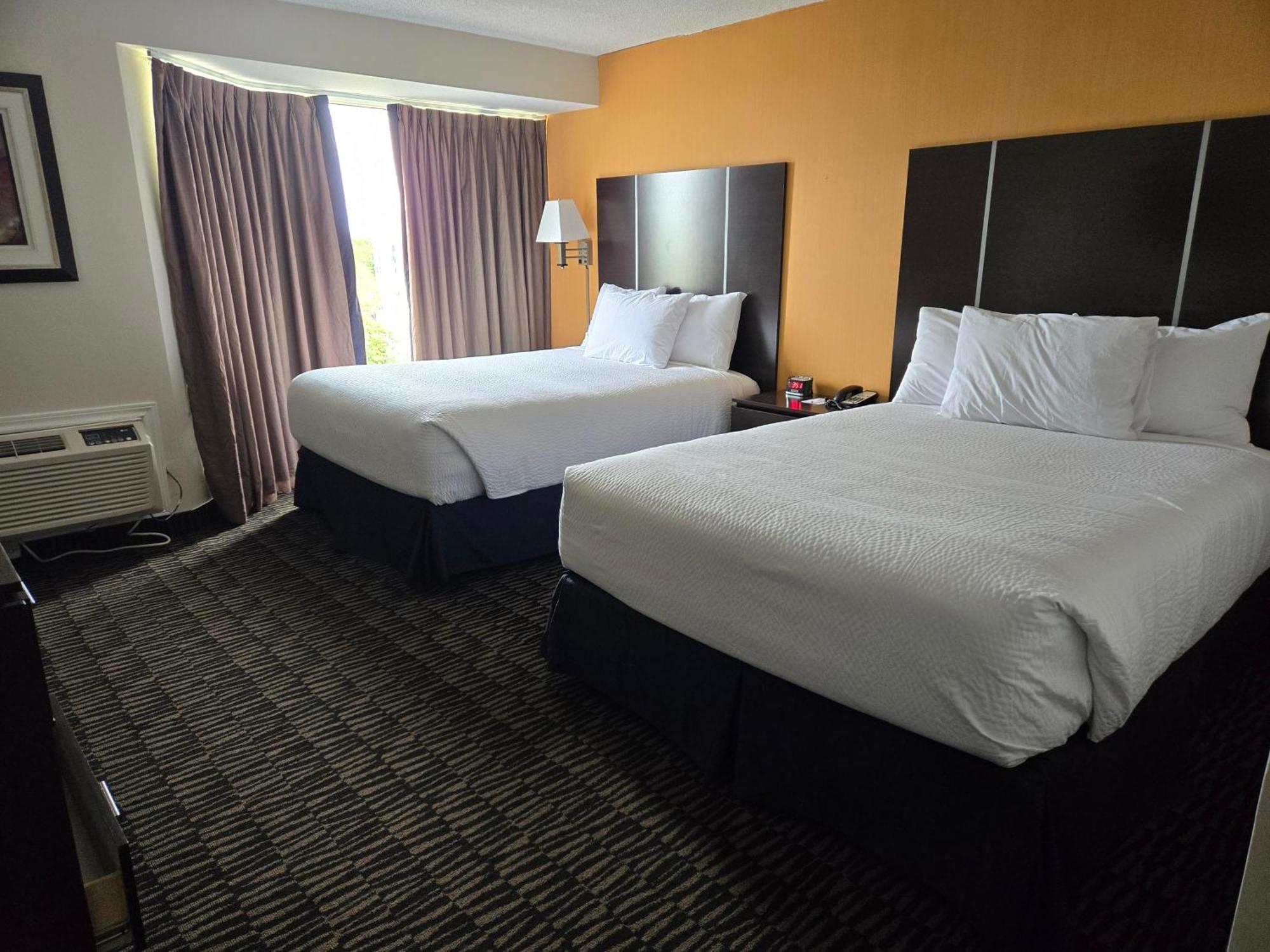 Ramada Plaza By Wyndham Hotel Niagara Falls