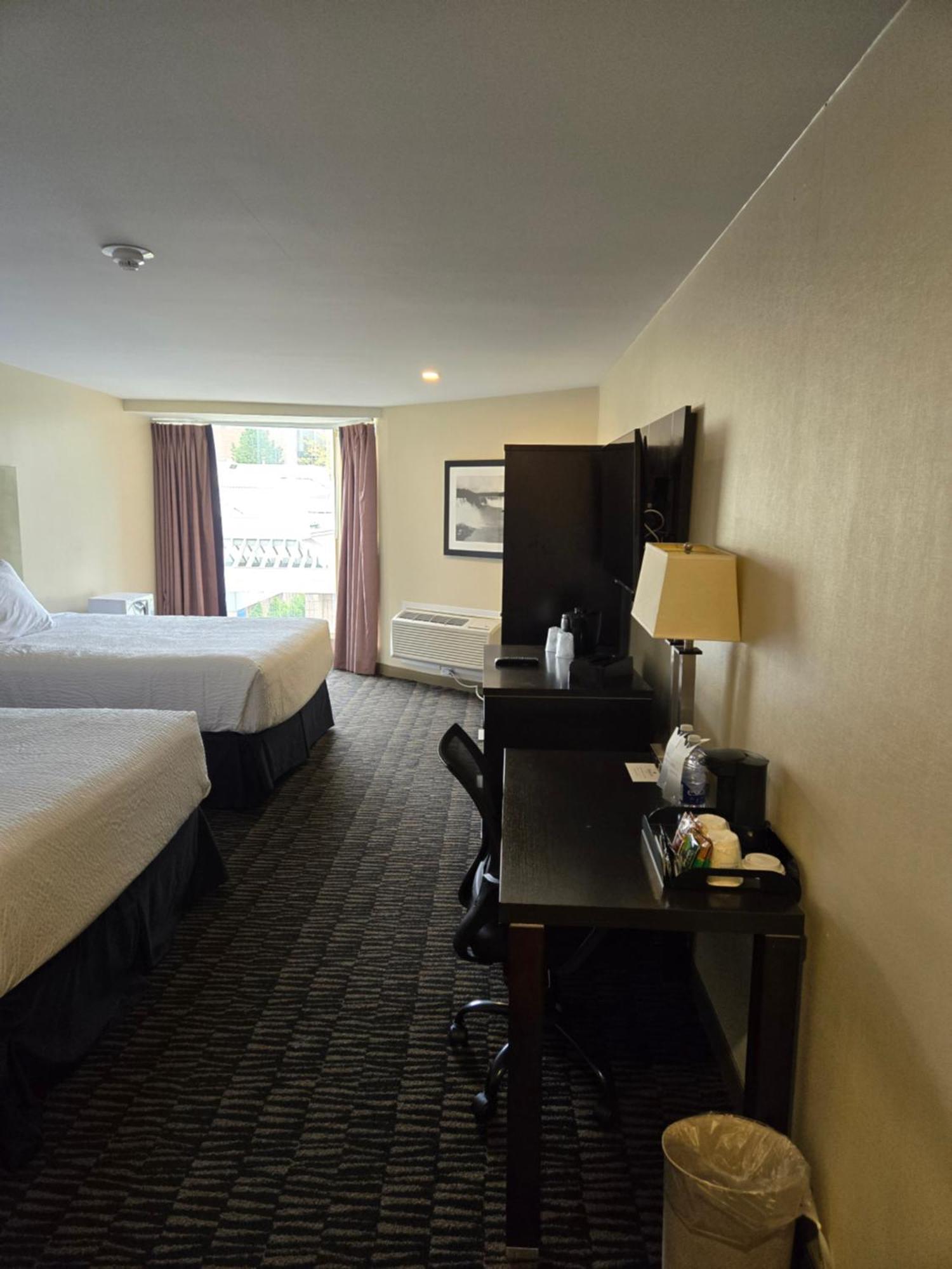 Ramada Plaza By Wyndham 2*
